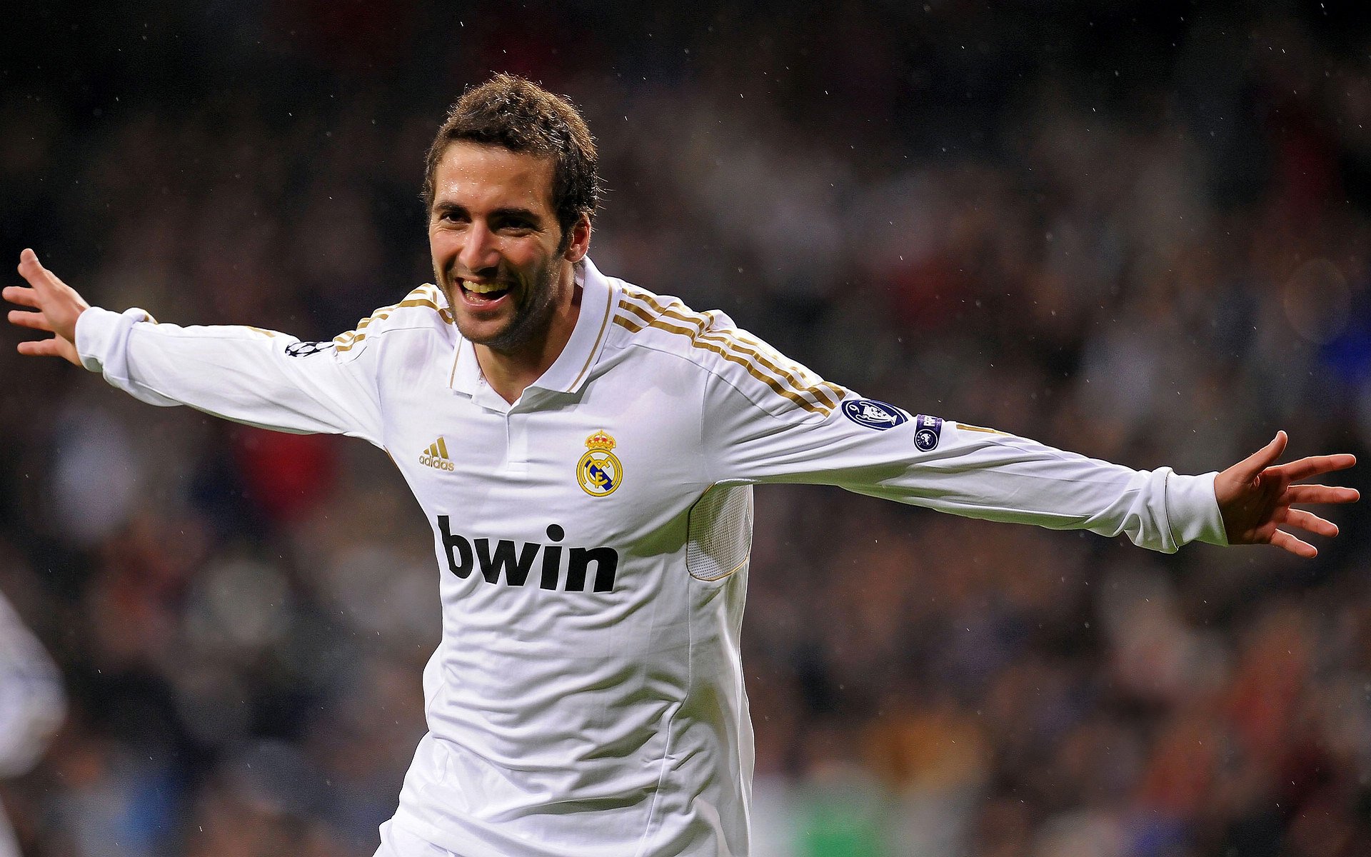 国足备战细节被外媒关注,国足迎来好消息